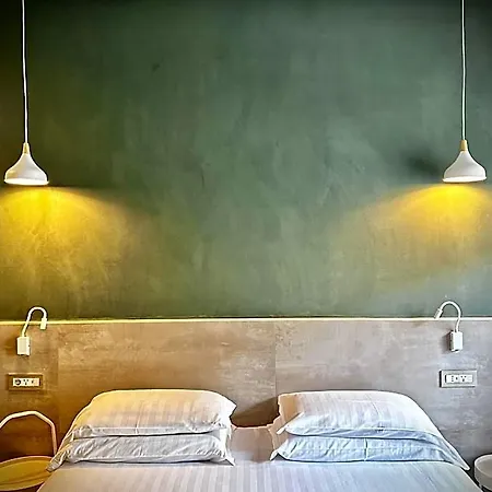 Intrasteverehouse 3*